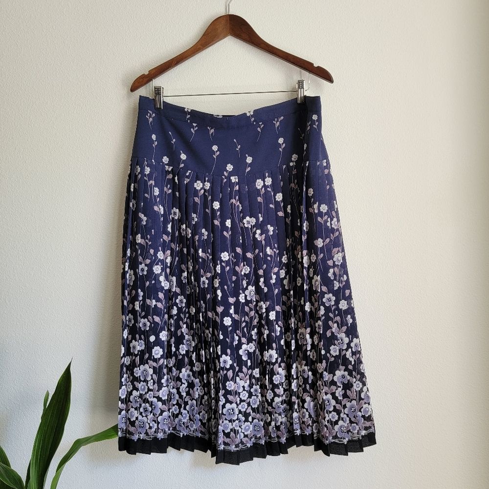 Vtg Pleated Floral Skirt Blue